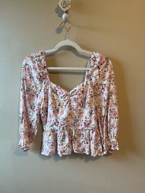 NWT Francesca's Mi Ami pink floral puff sleeve peplum tie back Blouse Small
